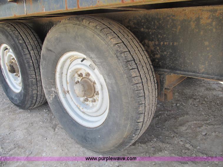 image for item B2698 1995 24' PJ gooseneck trailer