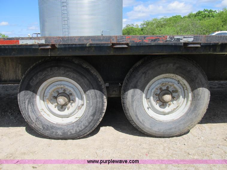 image for item B2698 1995 24' PJ gooseneck trailer