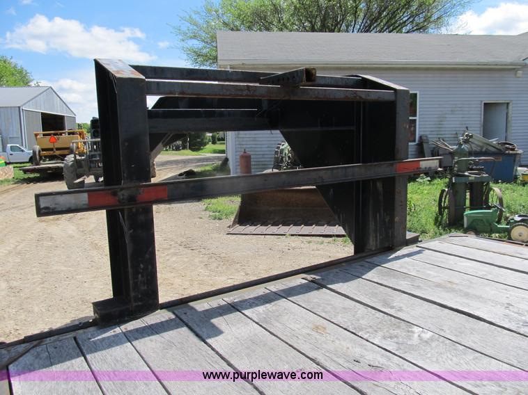 image for item B2698 1995 24' PJ gooseneck trailer