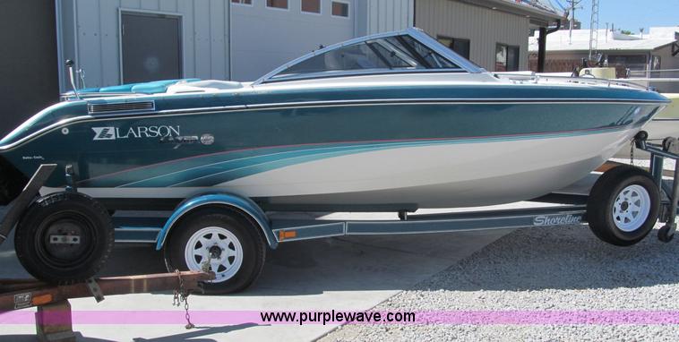 image for item B5130 1990 Larsen Lazer ST180 18' power boat with trailer
