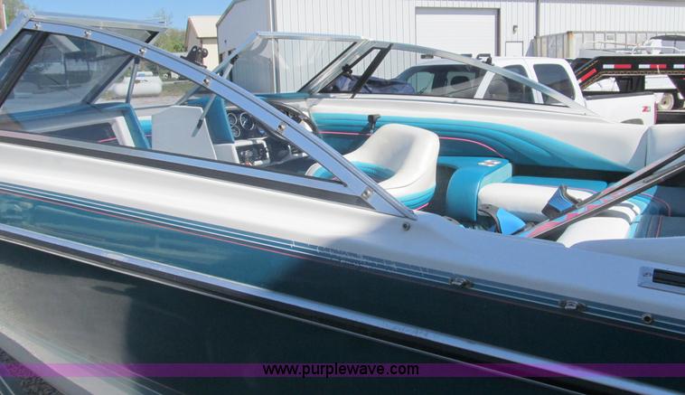 image for item B5130 1990 Larsen Lazer ST180 18' power boat with trailer