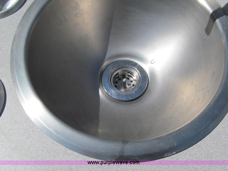 image for item B5130 1990 Larsen Lazer ST180 18' power boat with trailer