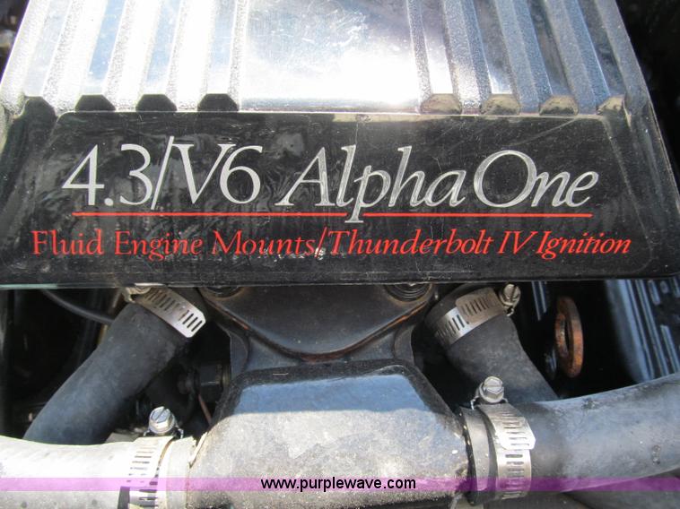 image for item B5130 1990 Larsen Lazer ST180 18' power boat with trailer