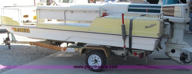 image for item B5131 1972 Anchor Plastics 614DVG 15 1/2' deck boat with Golden Rod trailer