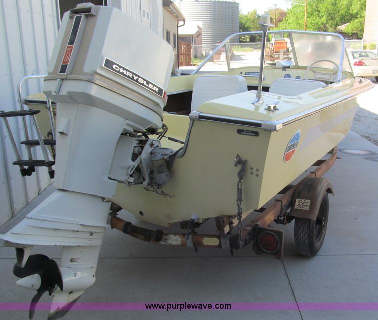 image for item B5132 1969 Chrysler Charger 118 14' power boat