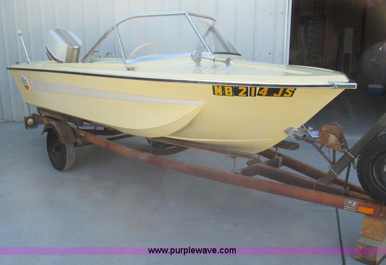 image for item B5132 1969 Chrysler Charger 118 14' power boat