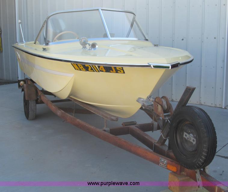 image for item B5132 1969 Chrysler Charger 118 14' power boat