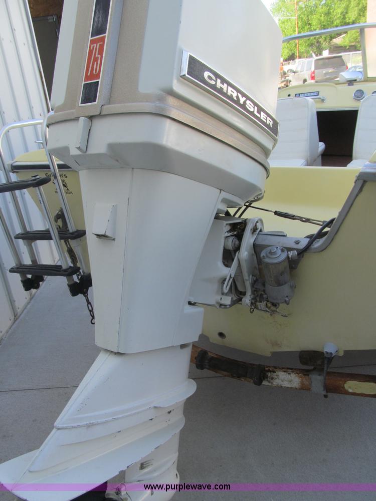 image for item B5132 1969 Chrysler Charger 118 14' power boat