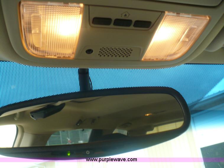 image for item B6364 2005 Honda Odyssey Touring van