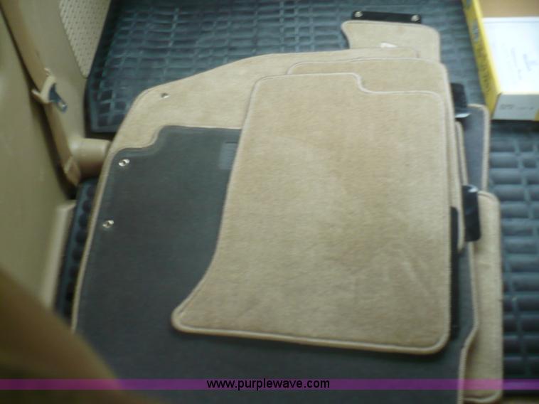 image for item B6364 2005 Honda Odyssey Touring van