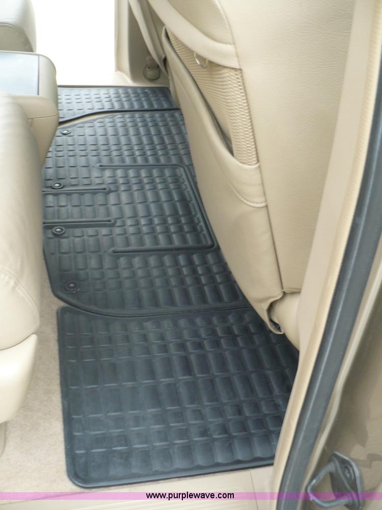 image for item B6364 2005 Honda Odyssey Touring van