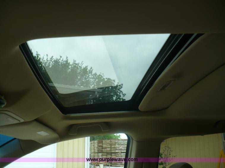 image for item B6364 2005 Honda Odyssey Touring van