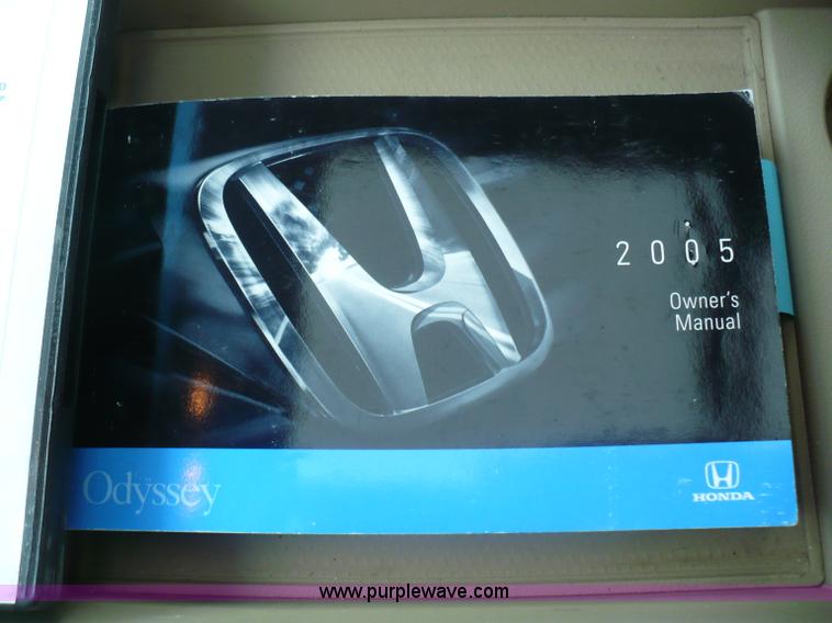image for item B6364 2005 Honda Odyssey Touring van