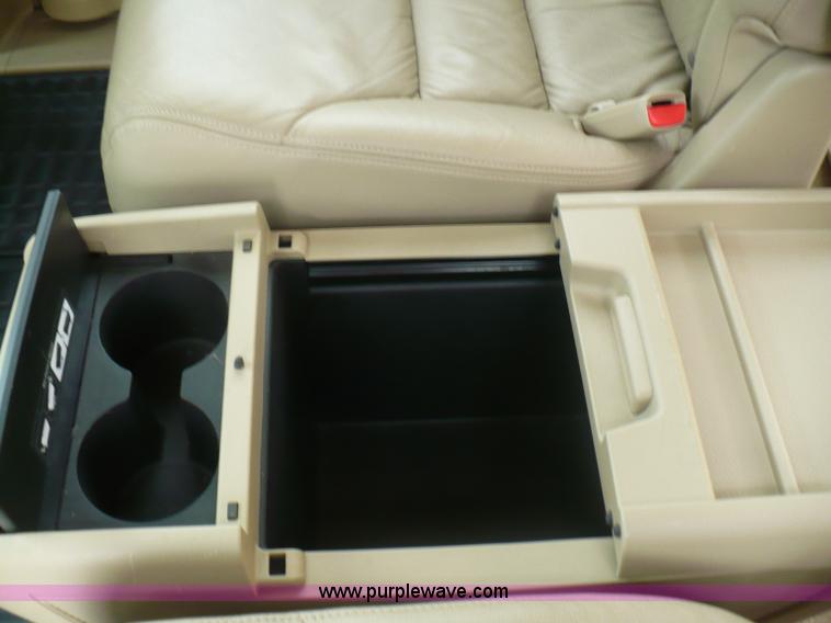 image for item B6364 2005 Honda Odyssey Touring van