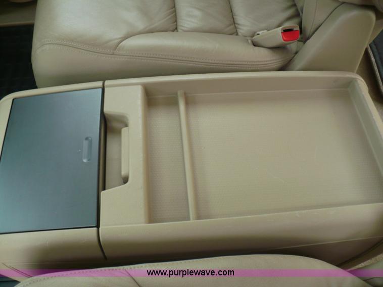 image for item B6364 2005 Honda Odyssey Touring van