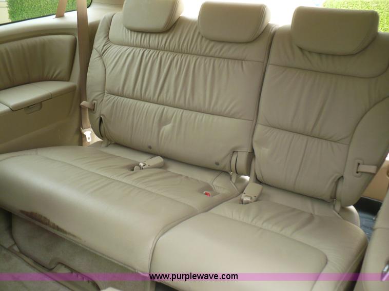 image for item B6364 2005 Honda Odyssey Touring van