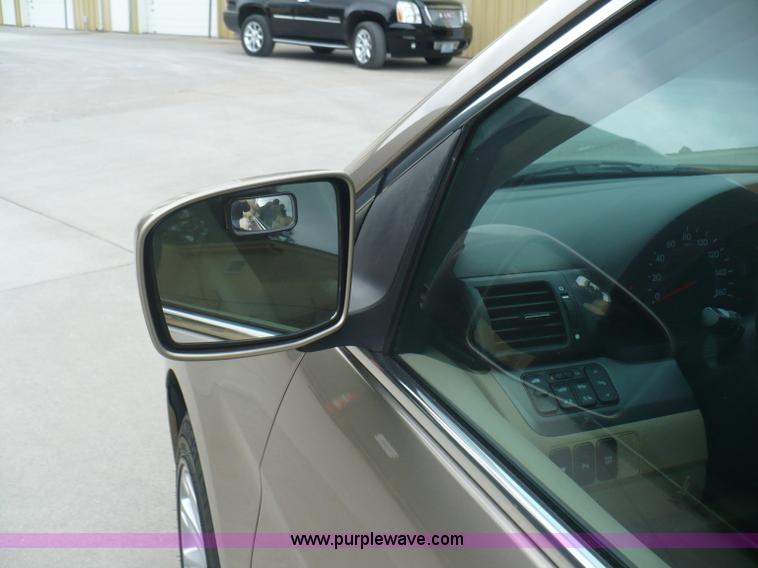 image for item B6364 2005 Honda Odyssey Touring van