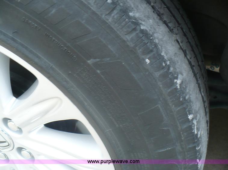 image for item B6364 2005 Honda Odyssey Touring van