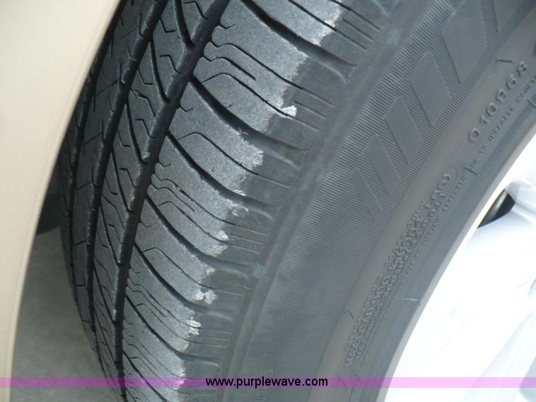 image for item B6364 2005 Honda Odyssey Touring van