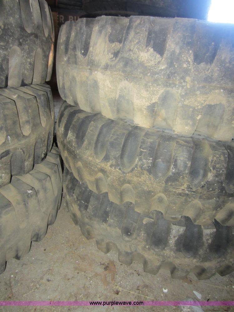 image for item B9106 (6) 9.00-16 tires