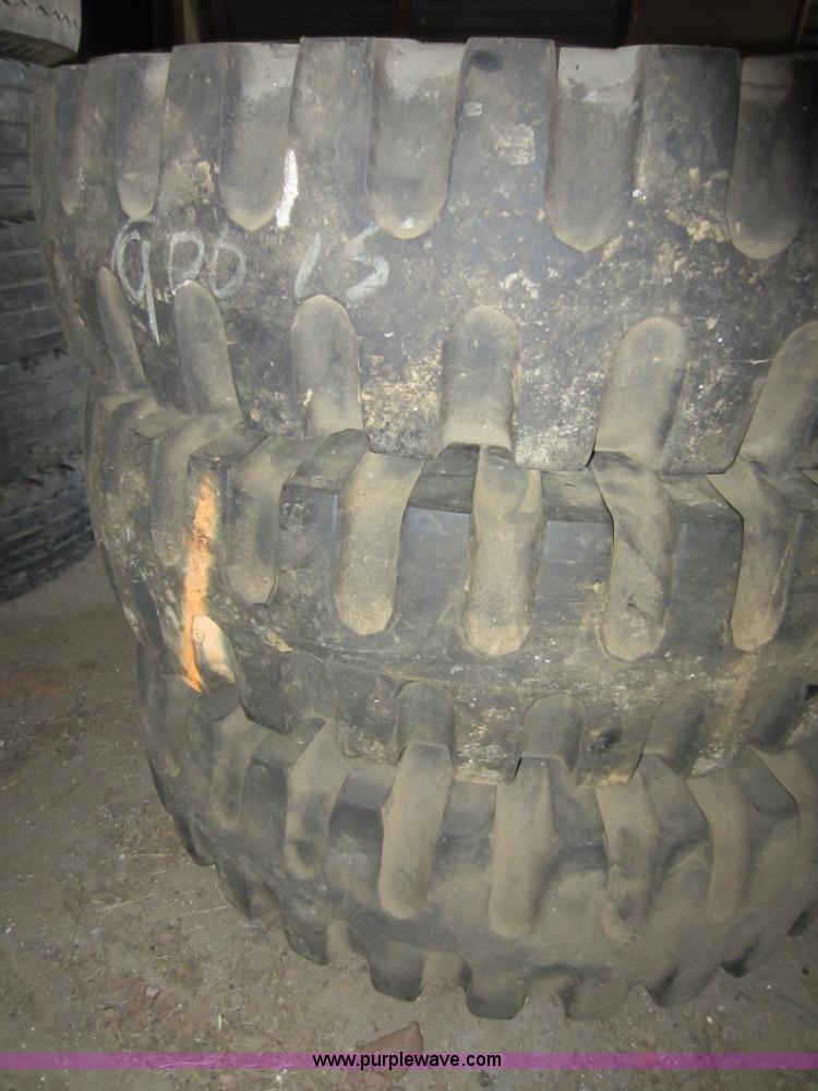 image for item B9106 (6) 9.00-16 tires