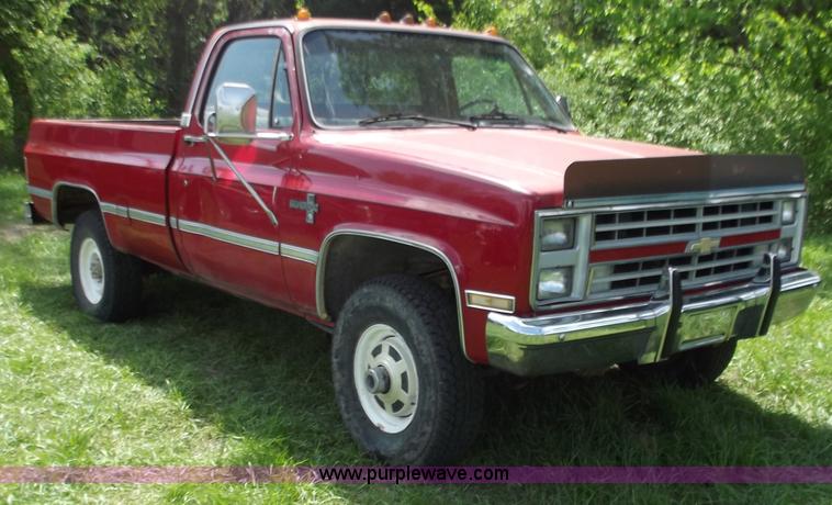 image for item C2017 1986 Chevrolet Silverado K30 1 ton pickup truck