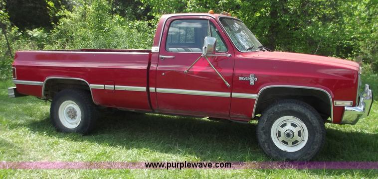 image for item C2017 1986 Chevrolet Silverado K30 1 ton pickup truck