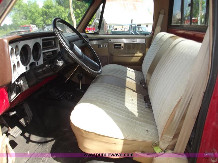 image for item C2017 1986 Chevrolet Silverado K30 1 ton pickup truck