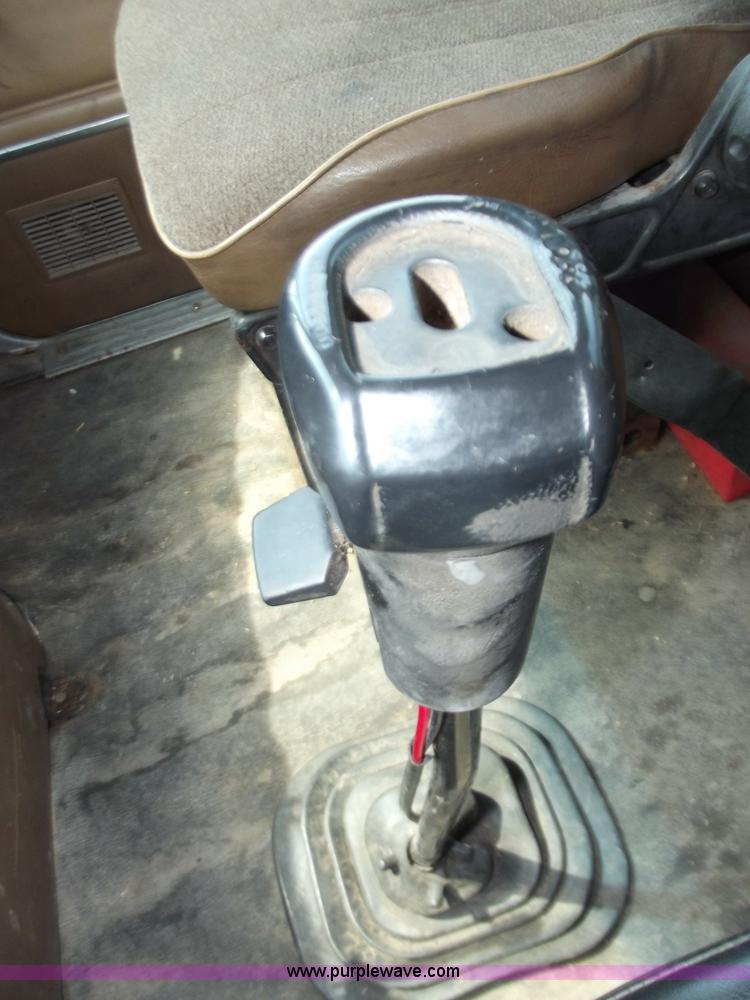 image for item C2024 1996 Ford LTA9000 AeroMax flatbed dump truck