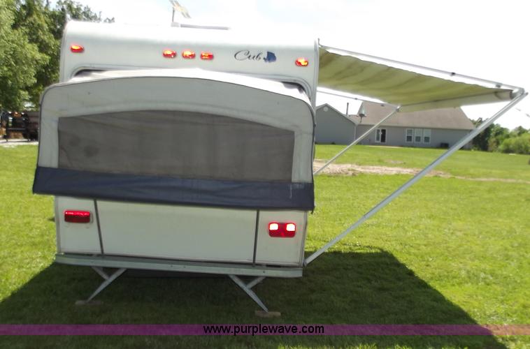 image for item C2025 2000 Cub 21' camper