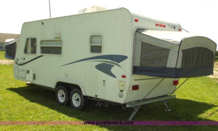 image for item C2025 2000 Cub 21' camper