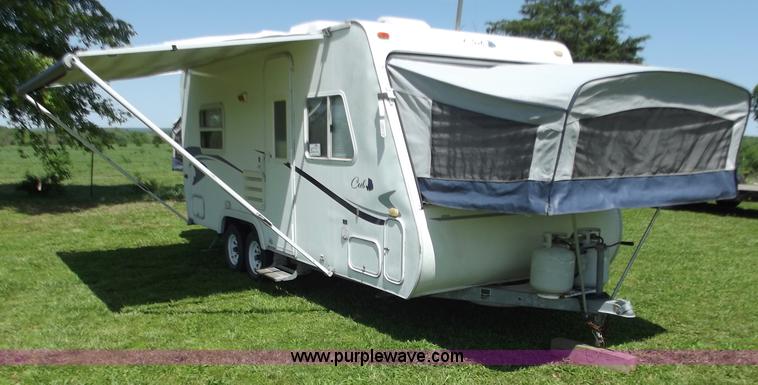 image for item C2025 2000 Cub 21' camper