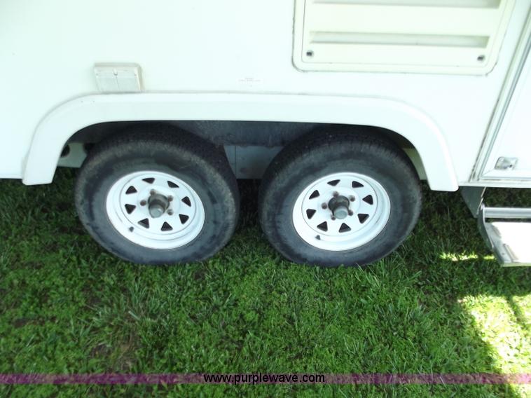 image for item C2025 2000 Cub 21' camper