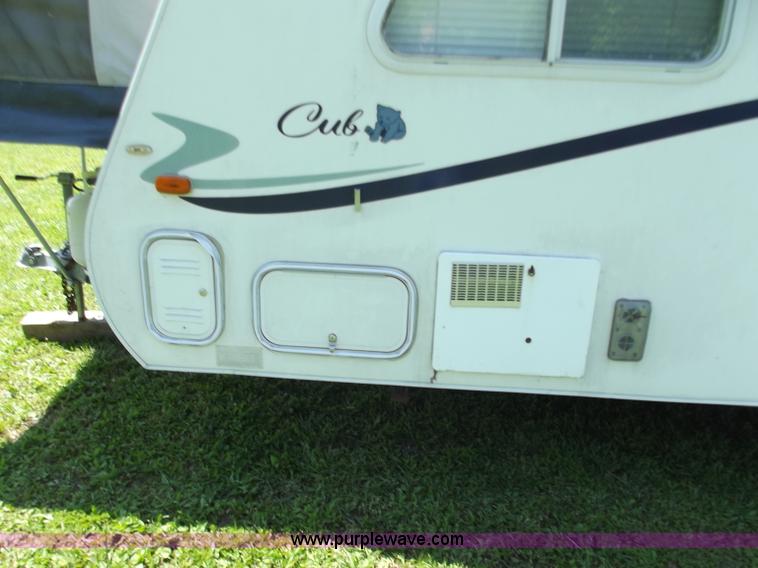 image for item C2025 2000 Cub 21' camper