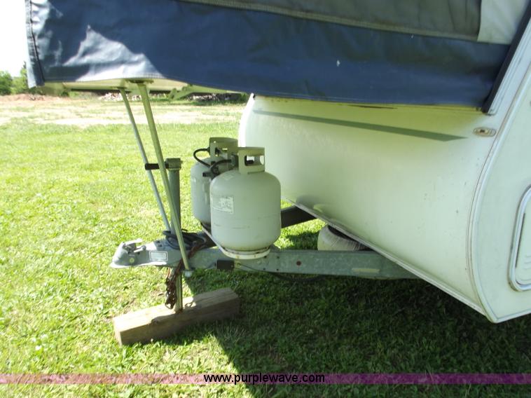 image for item C2025 2000 Cub 21' camper