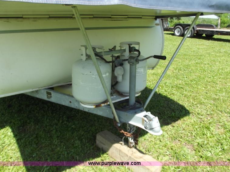 image for item C2025 2000 Cub 21' camper