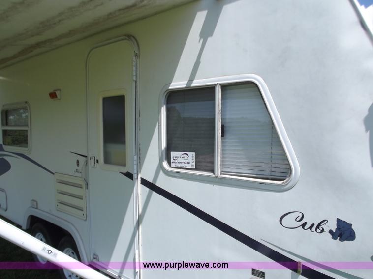 image for item C2025 2000 Cub 21' camper