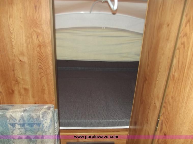 image for item C2025 2000 Cub 21' camper