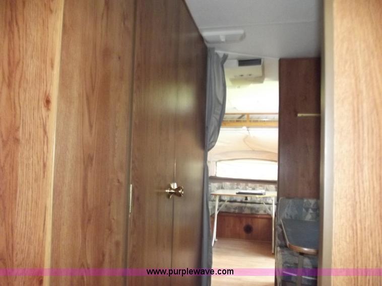 image for item C2025 2000 Cub 21' camper