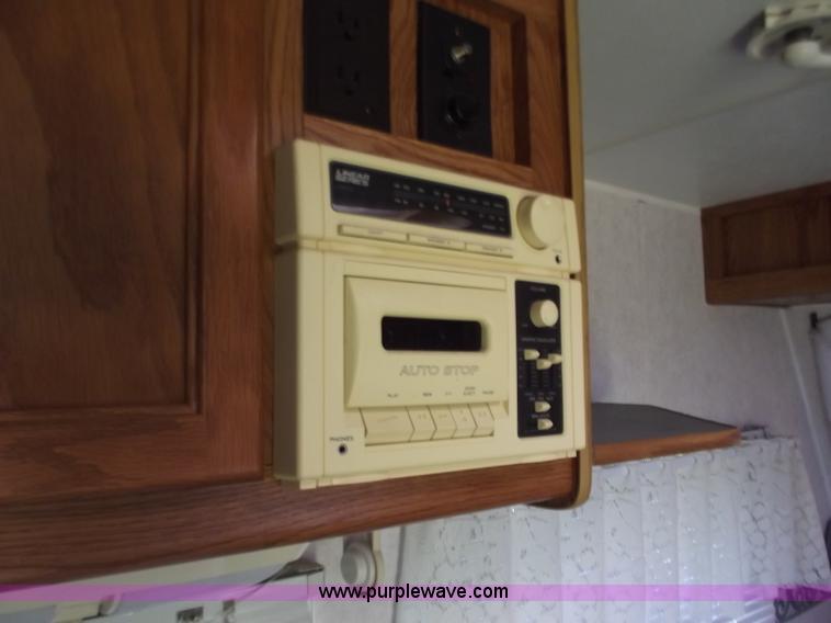 image for item C2025 2000 Cub 21' camper