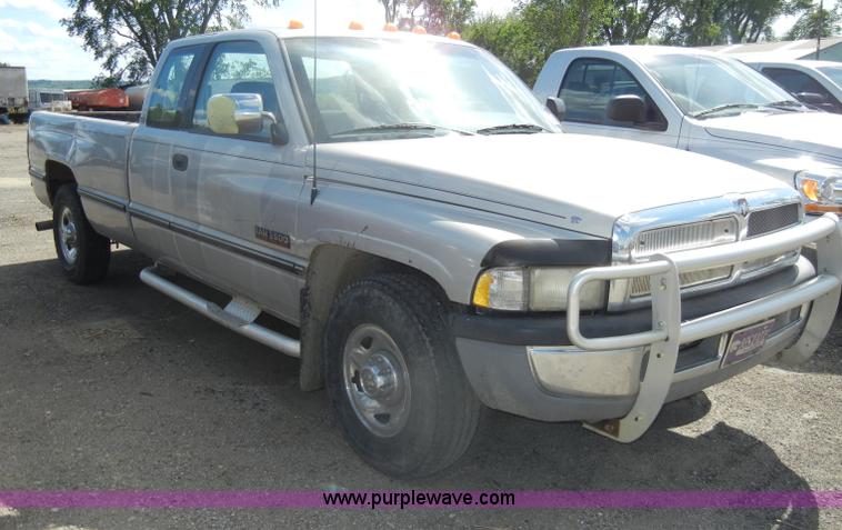 image for item C4491 1996 Dodge Ram 2500 Laramie SLT club cab pickup truck
