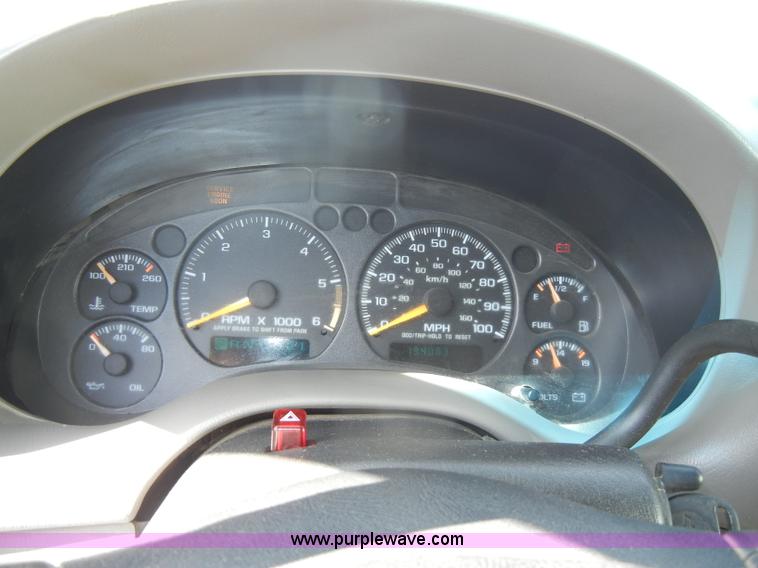 image for item C4492 1999 Chevrolet S10 LS extended cab pickup truck