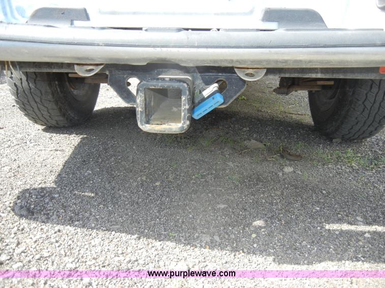 image for item C4492 1999 Chevrolet S10 LS extended cab pickup truck