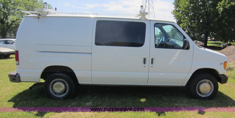 image for item C5463 2001 Ford E250 cargo van