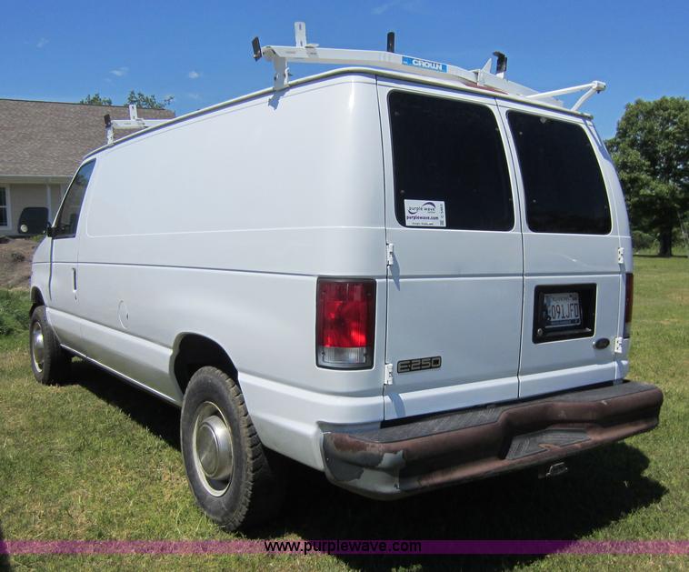 image for item C5463 2001 Ford E250 cargo van