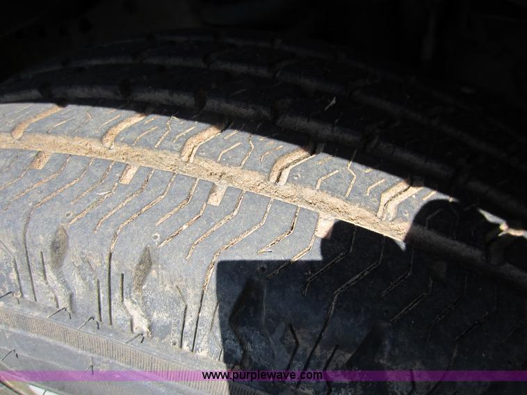 image for item C5463 2001 Ford E250 cargo van