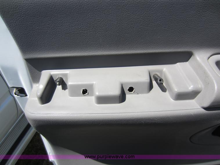 image for item C5463 2001 Ford E250 cargo van