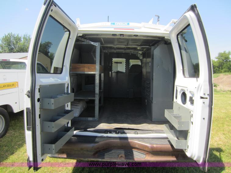 image for item C5463 2001 Ford E250 cargo van