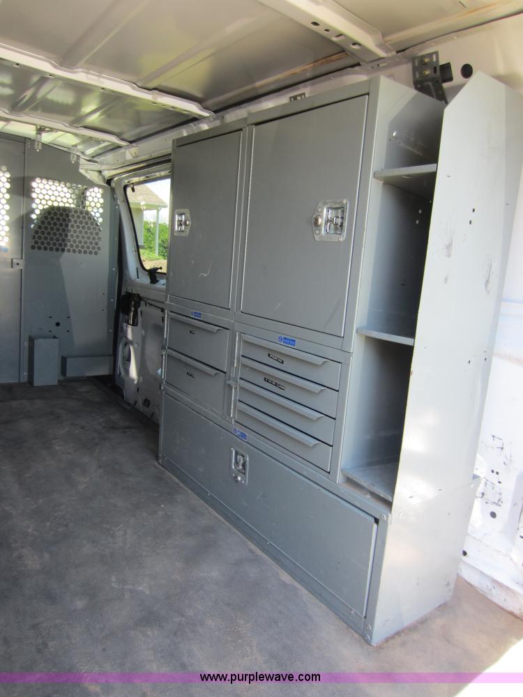 image for item C5463 2001 Ford E250 cargo van