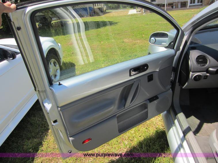 image for item C5467 2005 Volkswagen New Beetle TDI